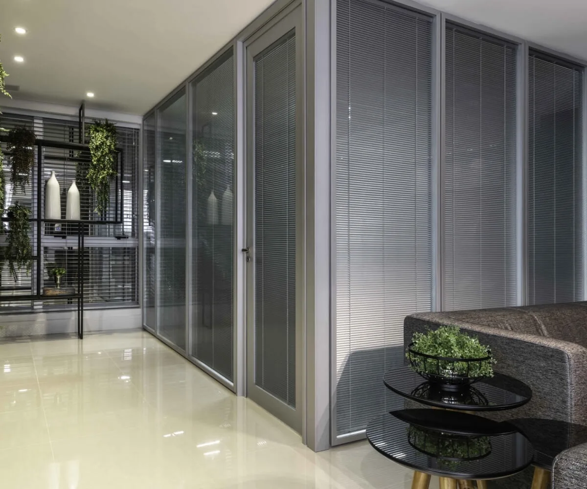 Persiana Entre Vidros